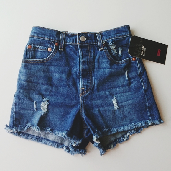 Levi's Premium Ribcage Shorts in Medium Dark Charleston Chill - Picture 7 of 11